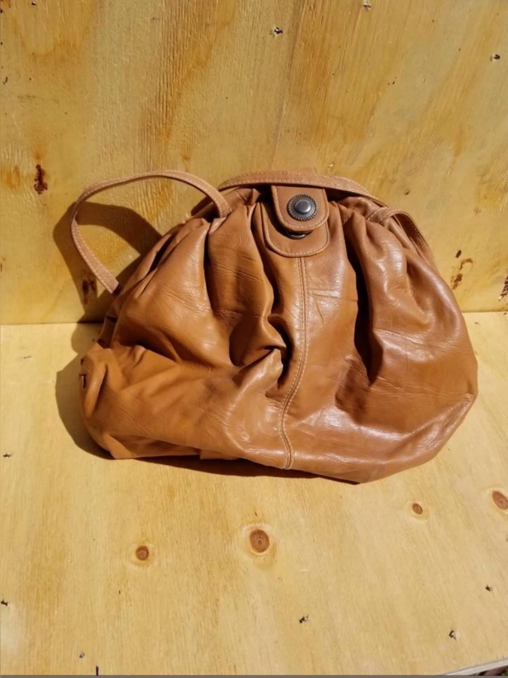 Vintage Elegant Tan Leather Women's Bag
